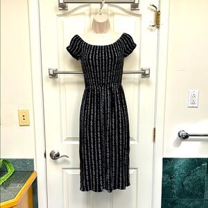 Black and white textured dress 👗